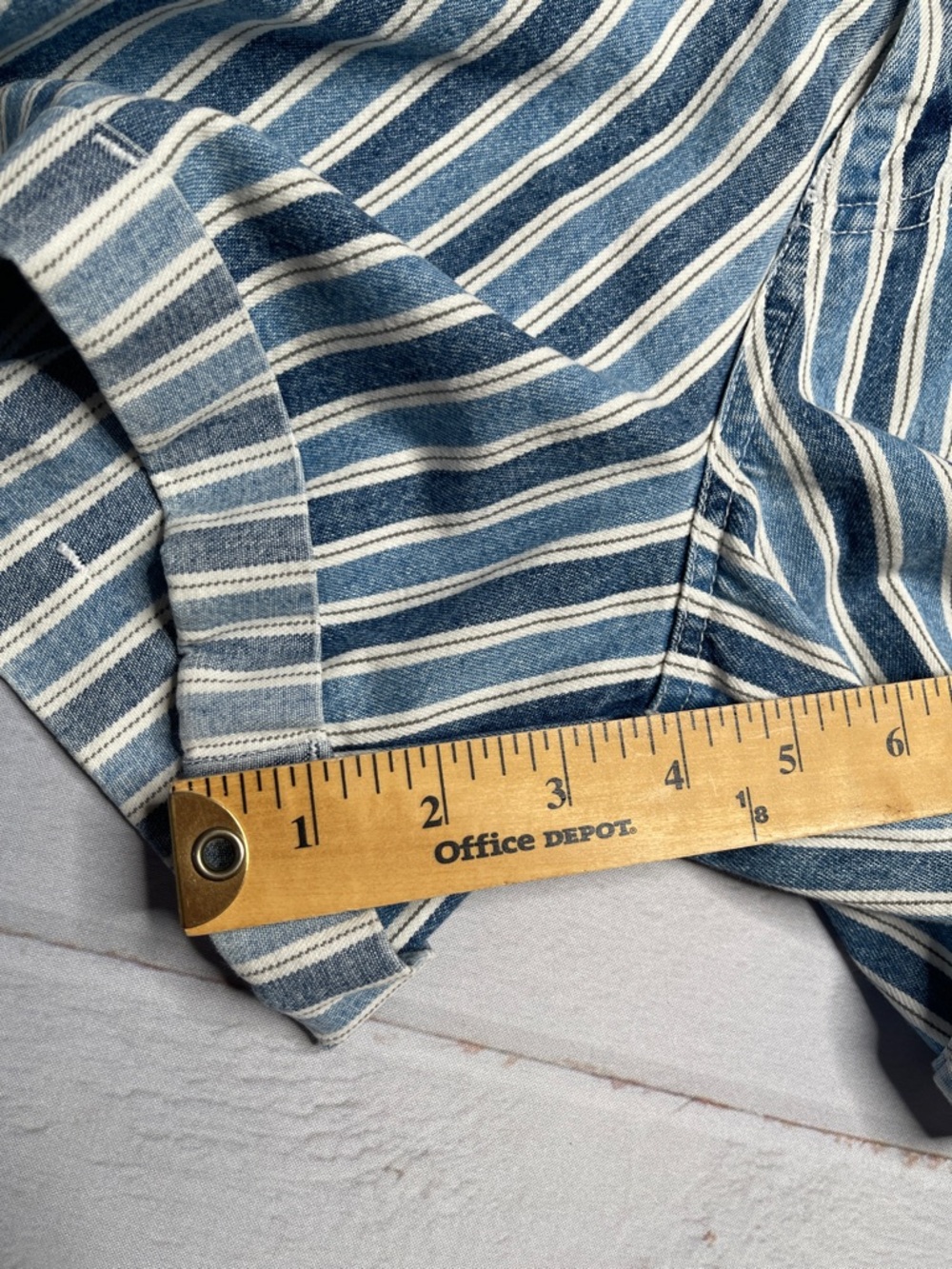 Vintage Lee Jean Shorts 26 Stripes Blue High Waist Cuffed Hem 90s Mom Dungarees - Picture 4 of 9